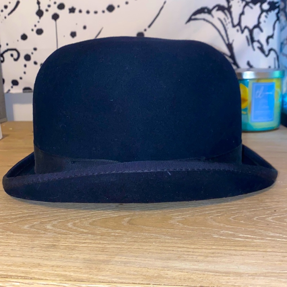 Very pretty navy blue derby